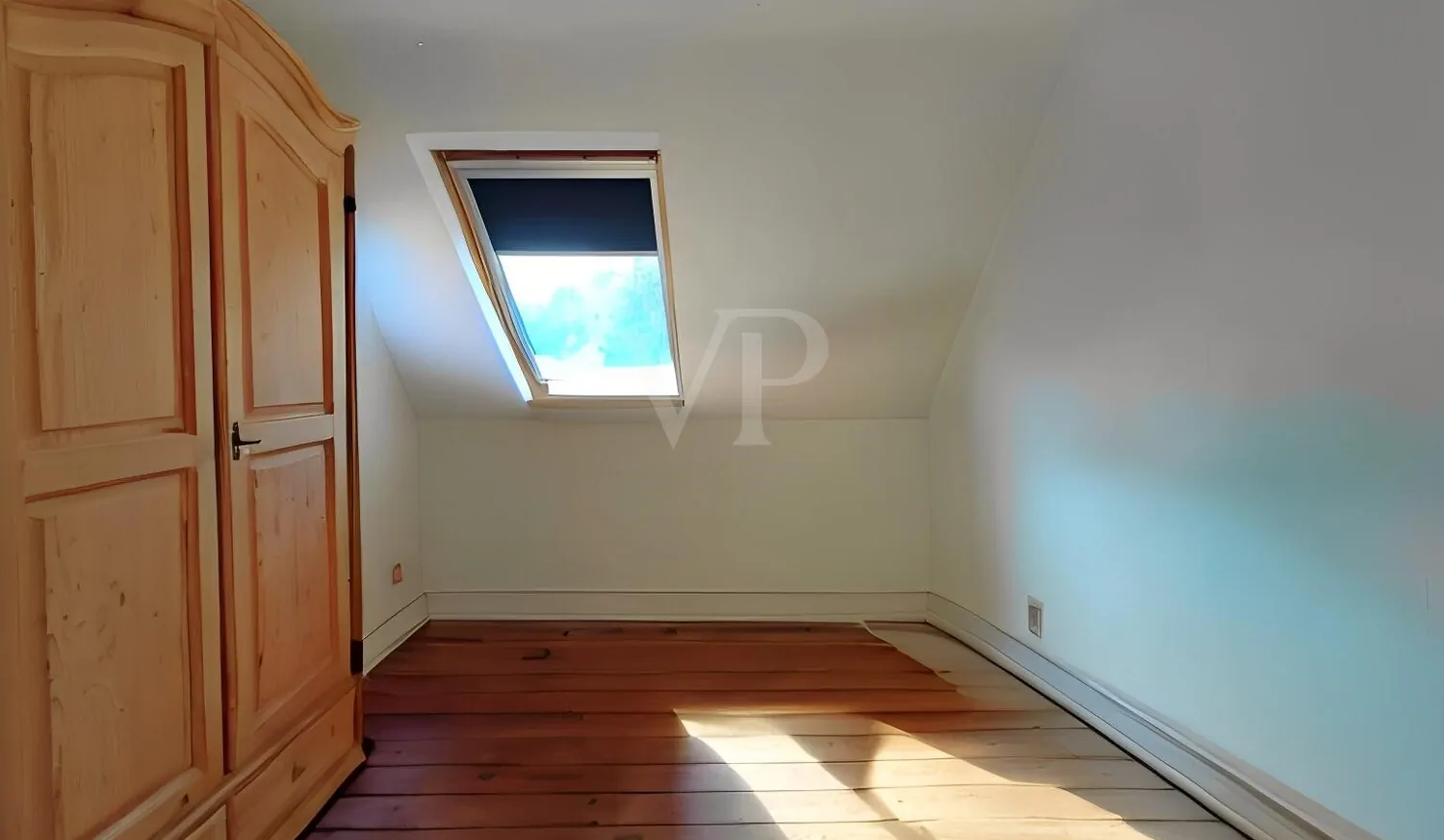 Kinderzimmer 2 im DG (mit KI ausgeräumt)