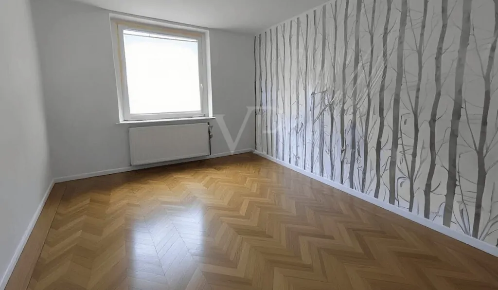 Schlafzimmer im EG (mit KI verifiziert)