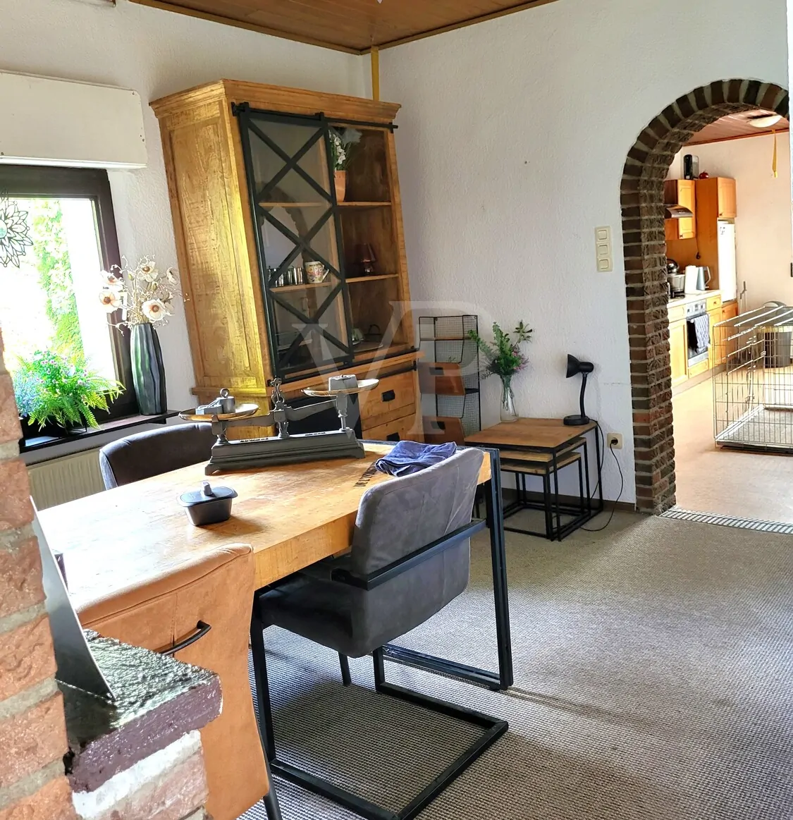 Esszimmer mit Blick in die Küche