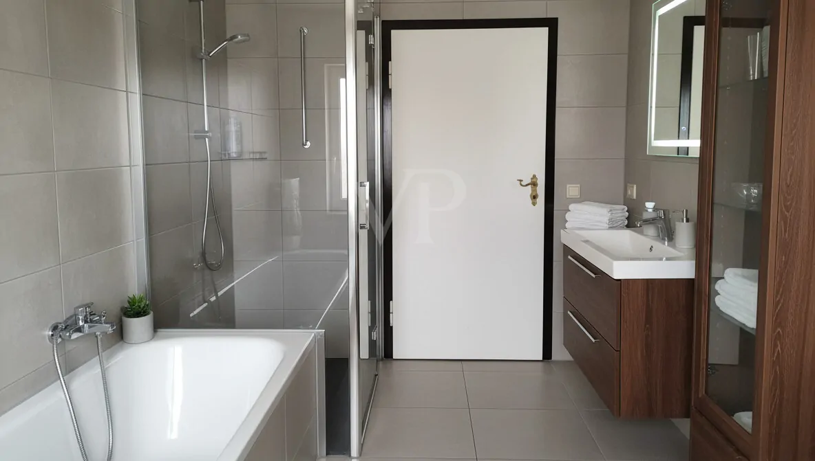 Badezimmer (mit KI neu eingerichtet)