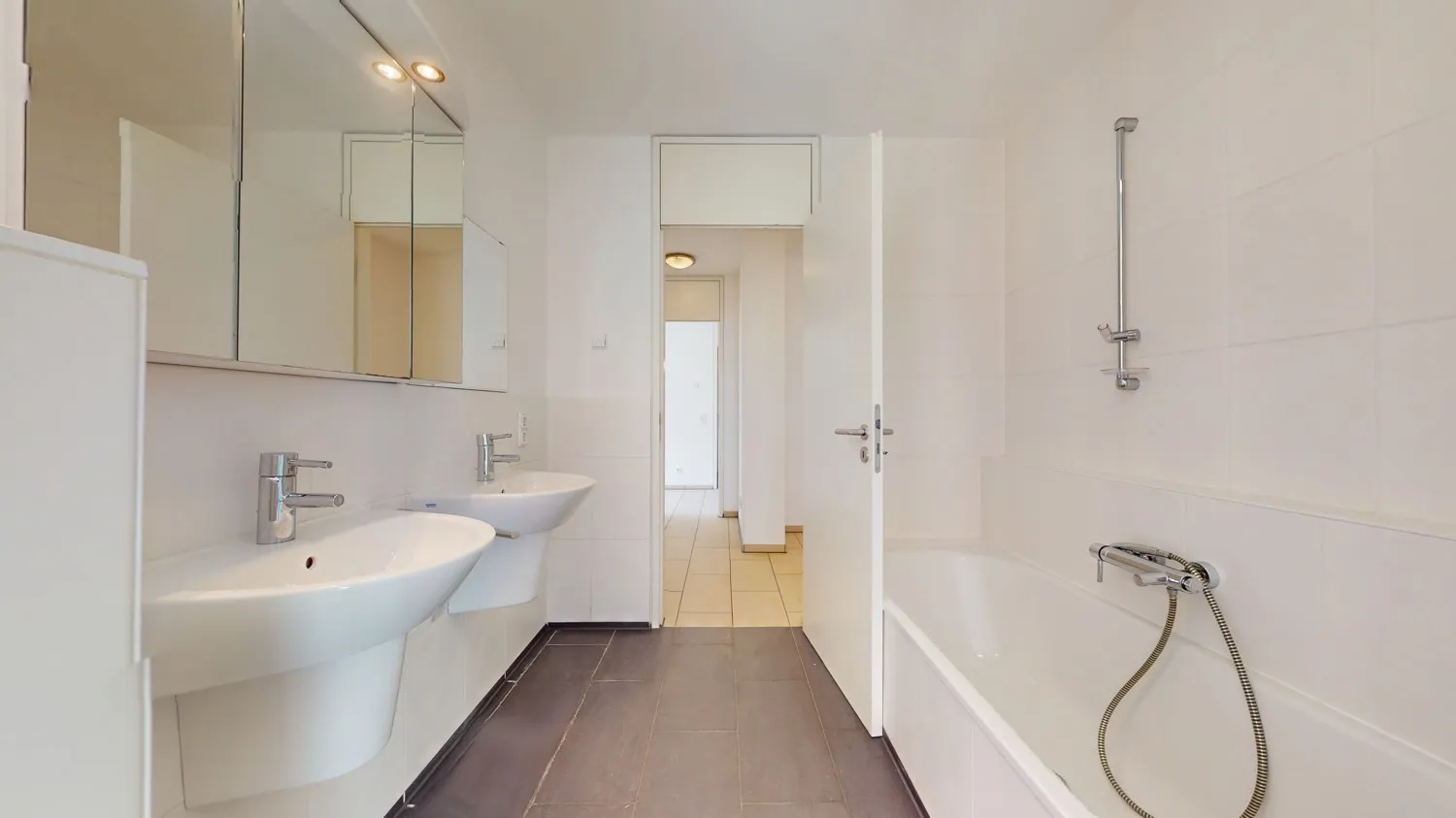 Badezimmer I Ansicht I