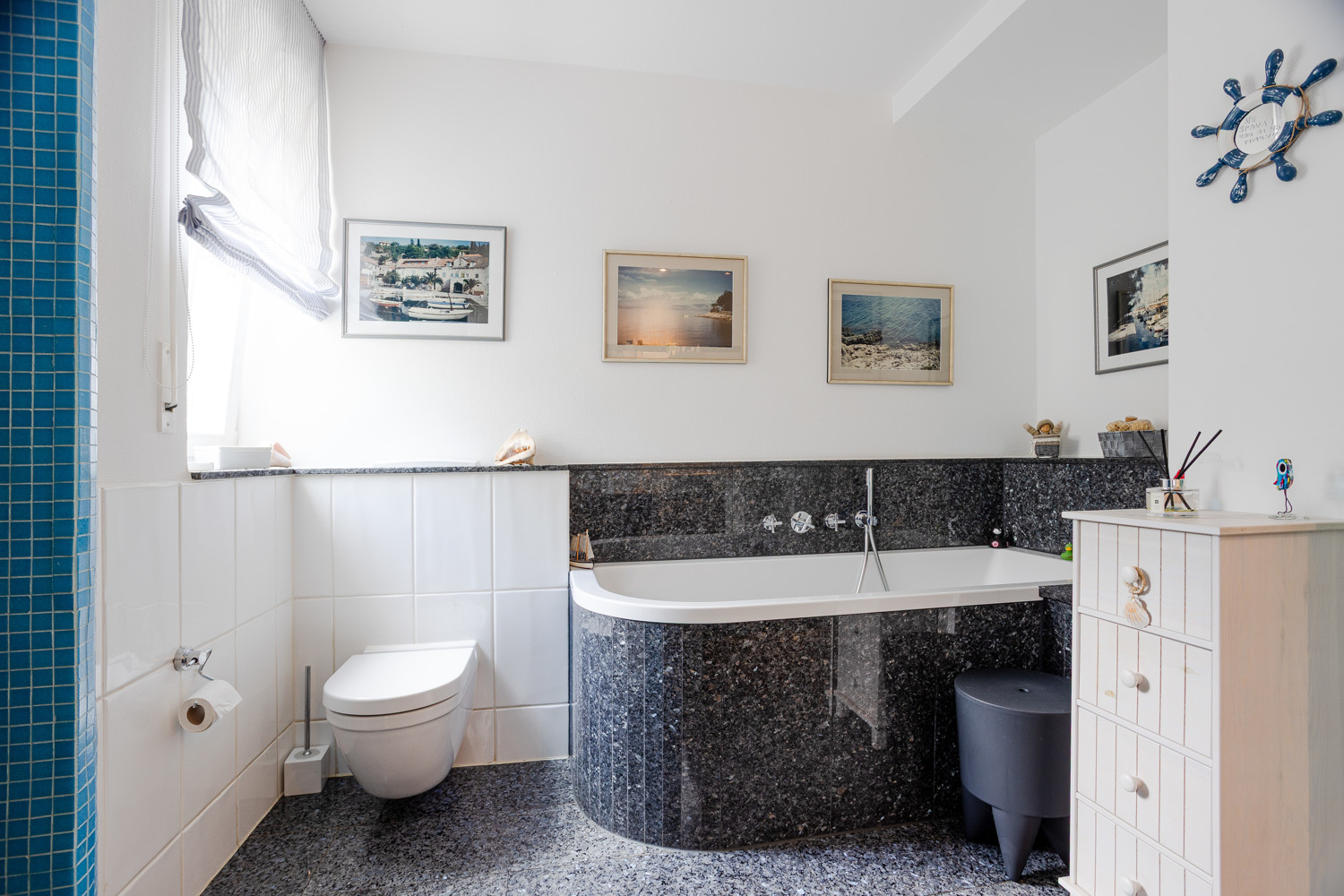 Badezimmer Ansicht II