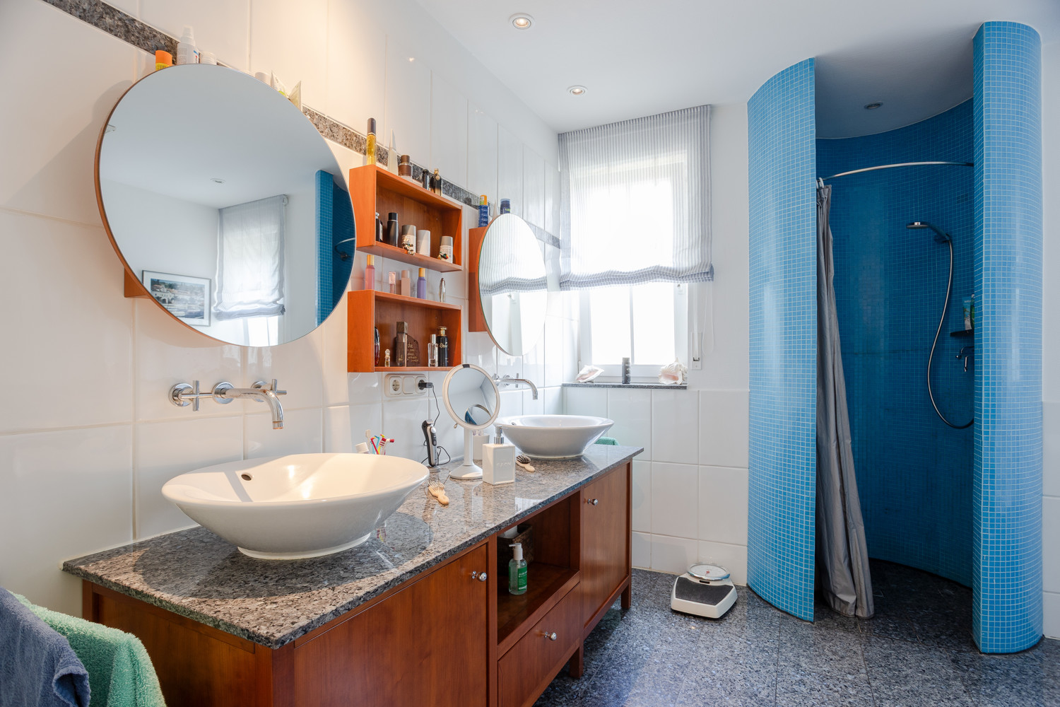 Badezimmer Ansicht I