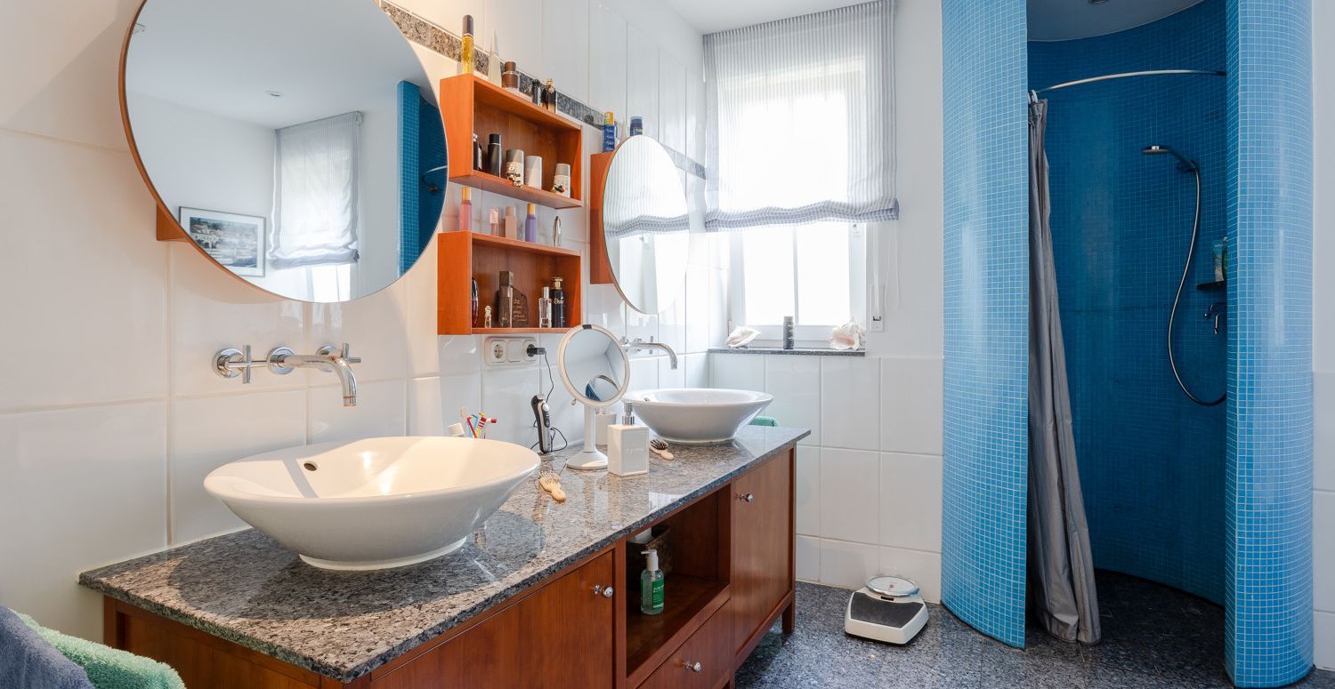 Badezimmer Ansicht I