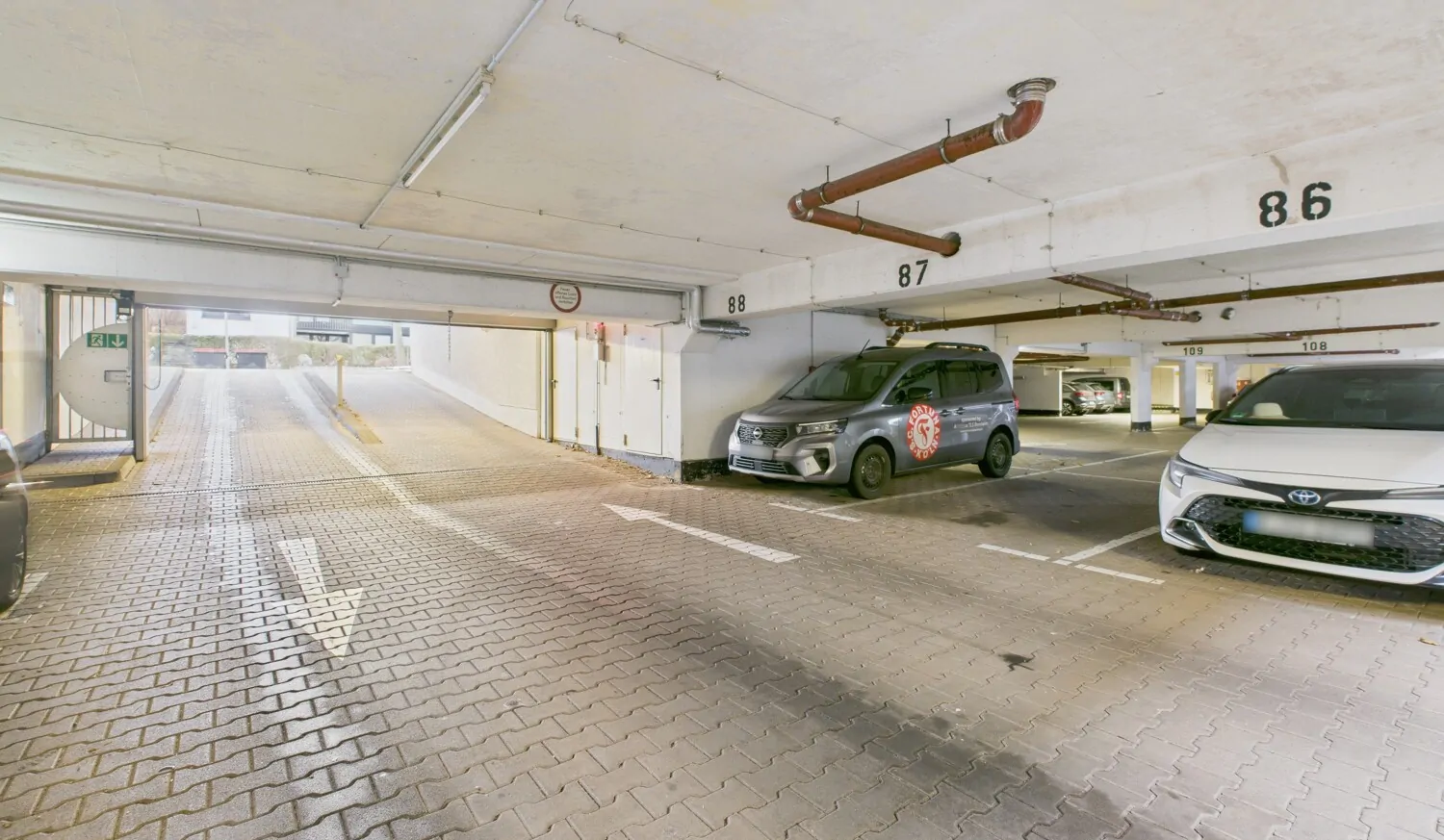 Tiefgaragenstellplatz