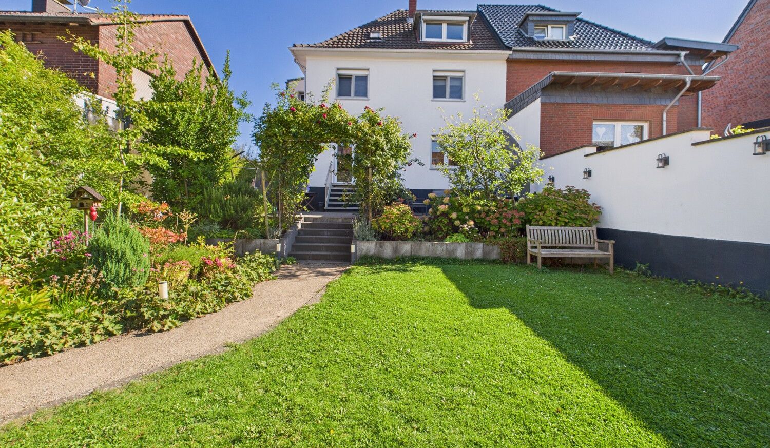 Hausansicht vom Garten