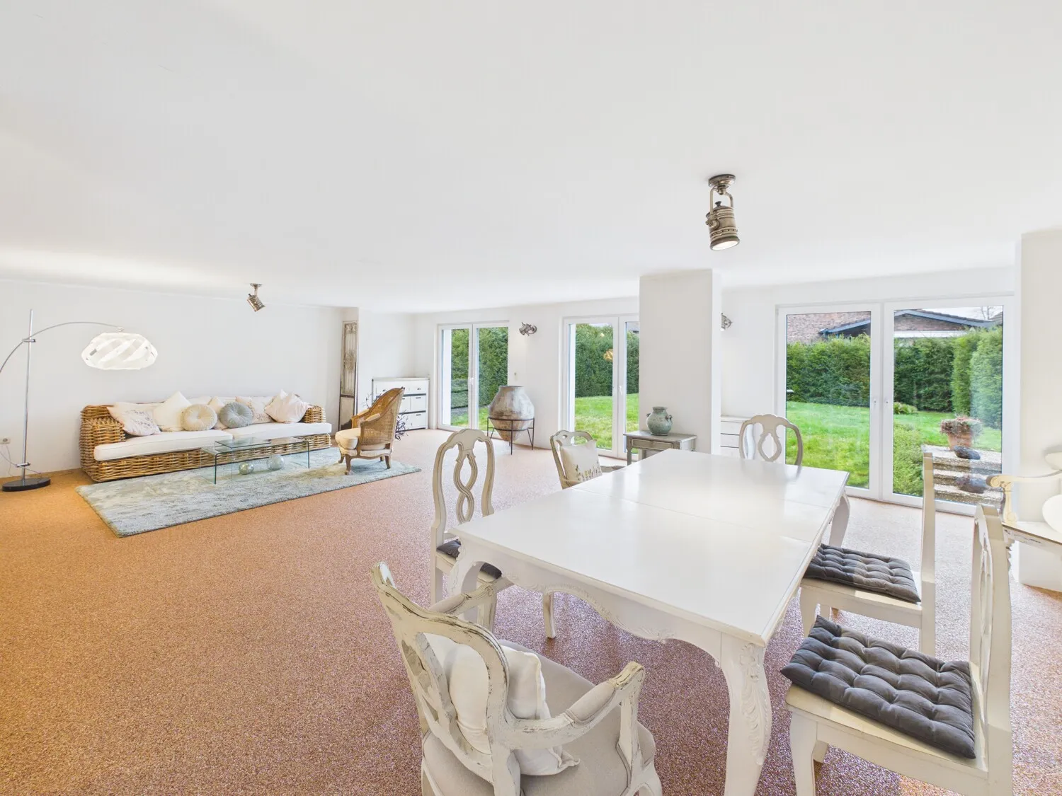 Luxuriöser Bungalow mit überdachter Terrasse und modernem Wohnkomfort