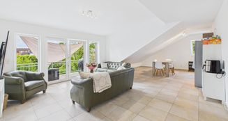 von_poll_real_estate_property_25456035_image_0