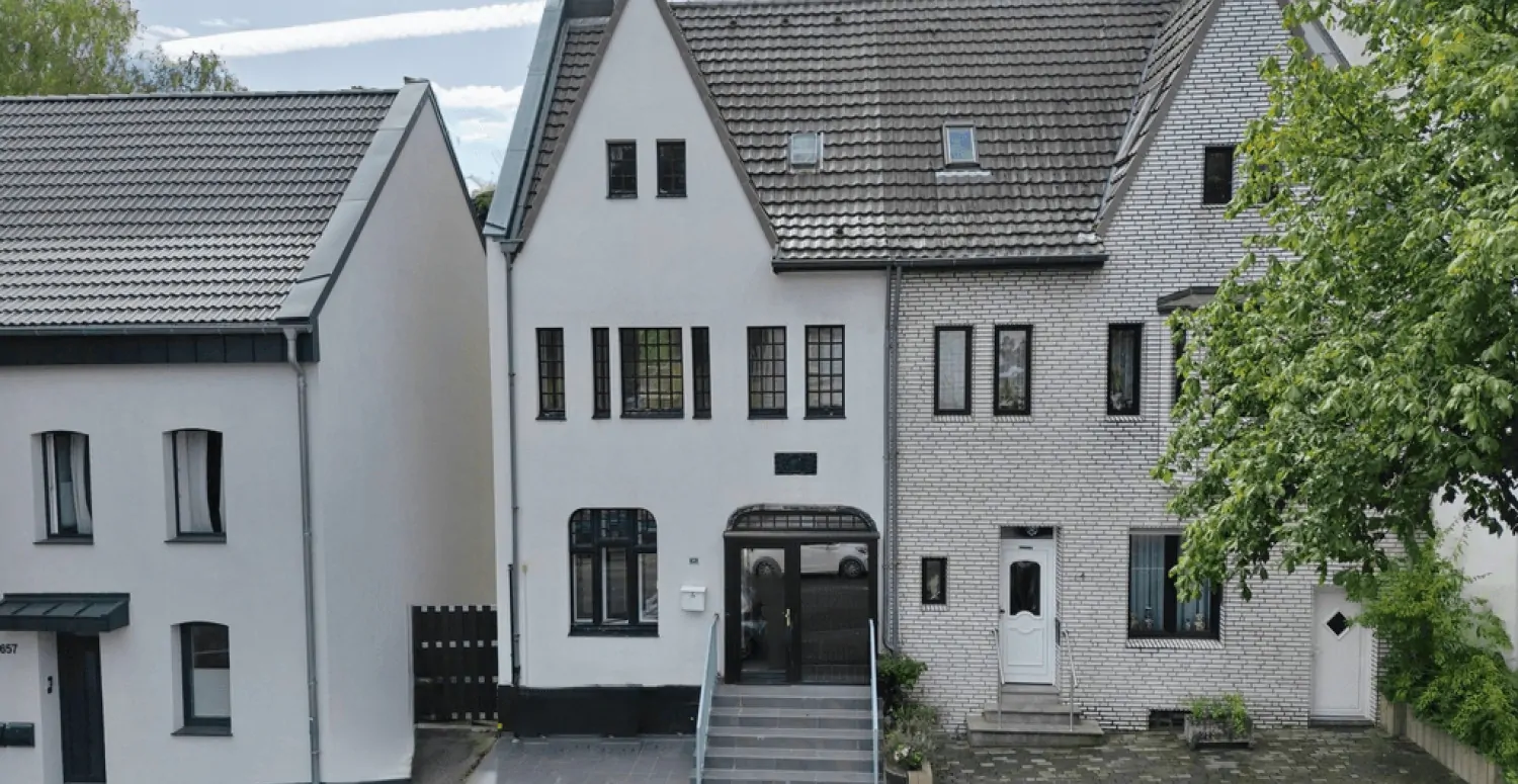 Charmantes Reiheneckhaus mit großzügigem Garten in begehrter Lage von Königsdorf!