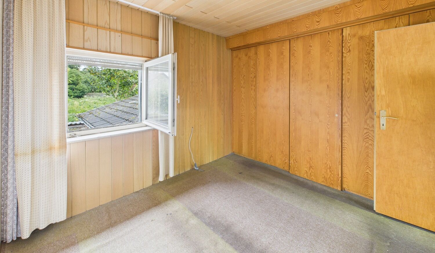 Schlafzimmer 1 DG