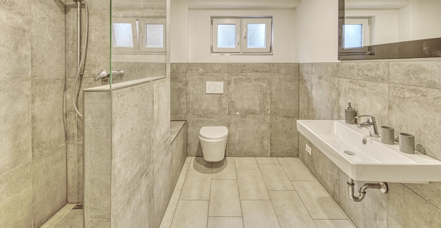 Badezimmer im Kellergeschoss