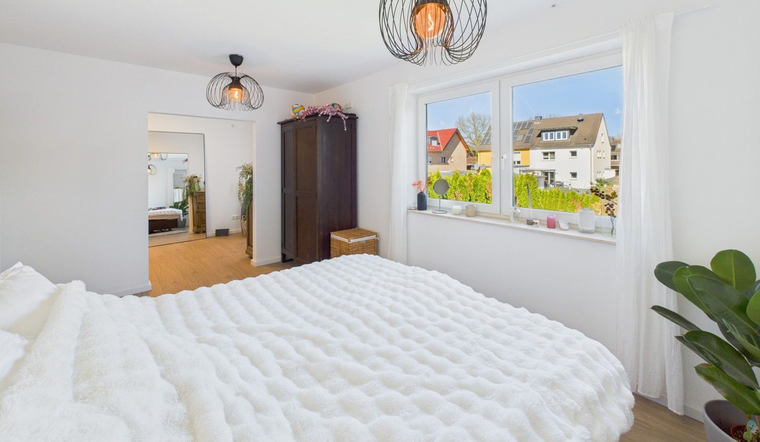 Schlafzimmer mit Ankleide