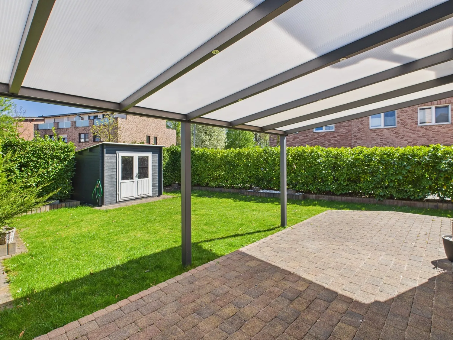 überdachte Terrasse