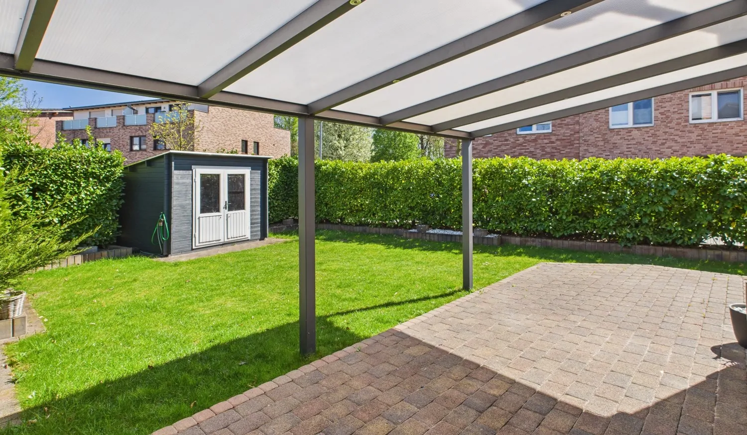 überdachte Terrasse