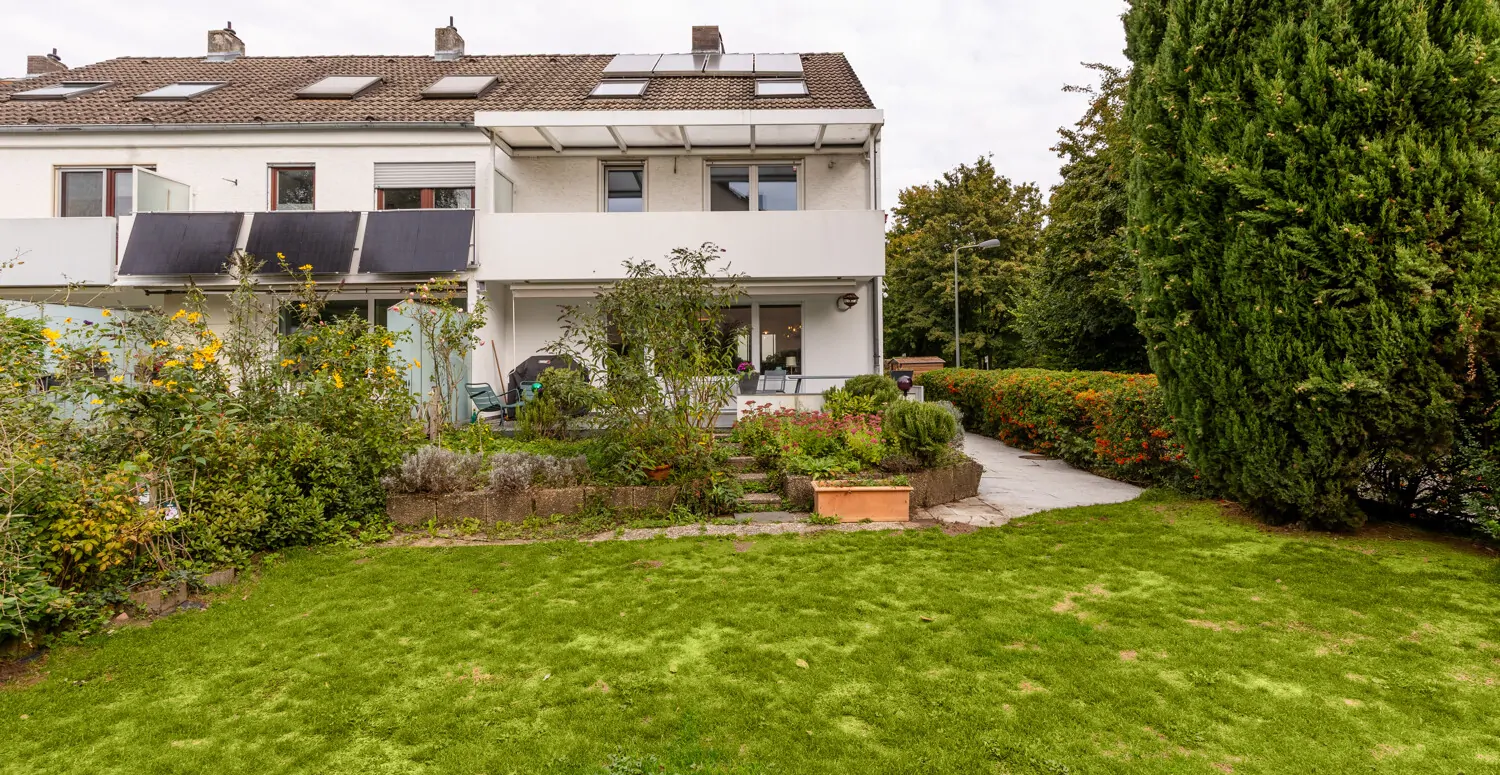 Hintere Hausansicht I