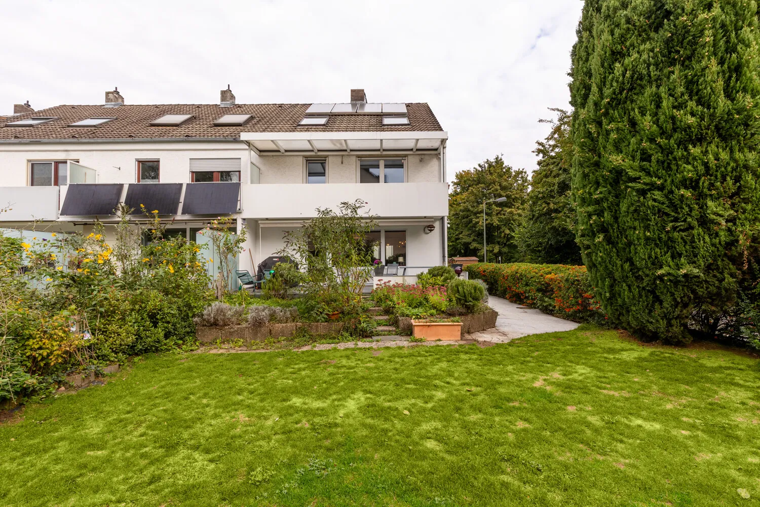 Hintere Hausansicht I