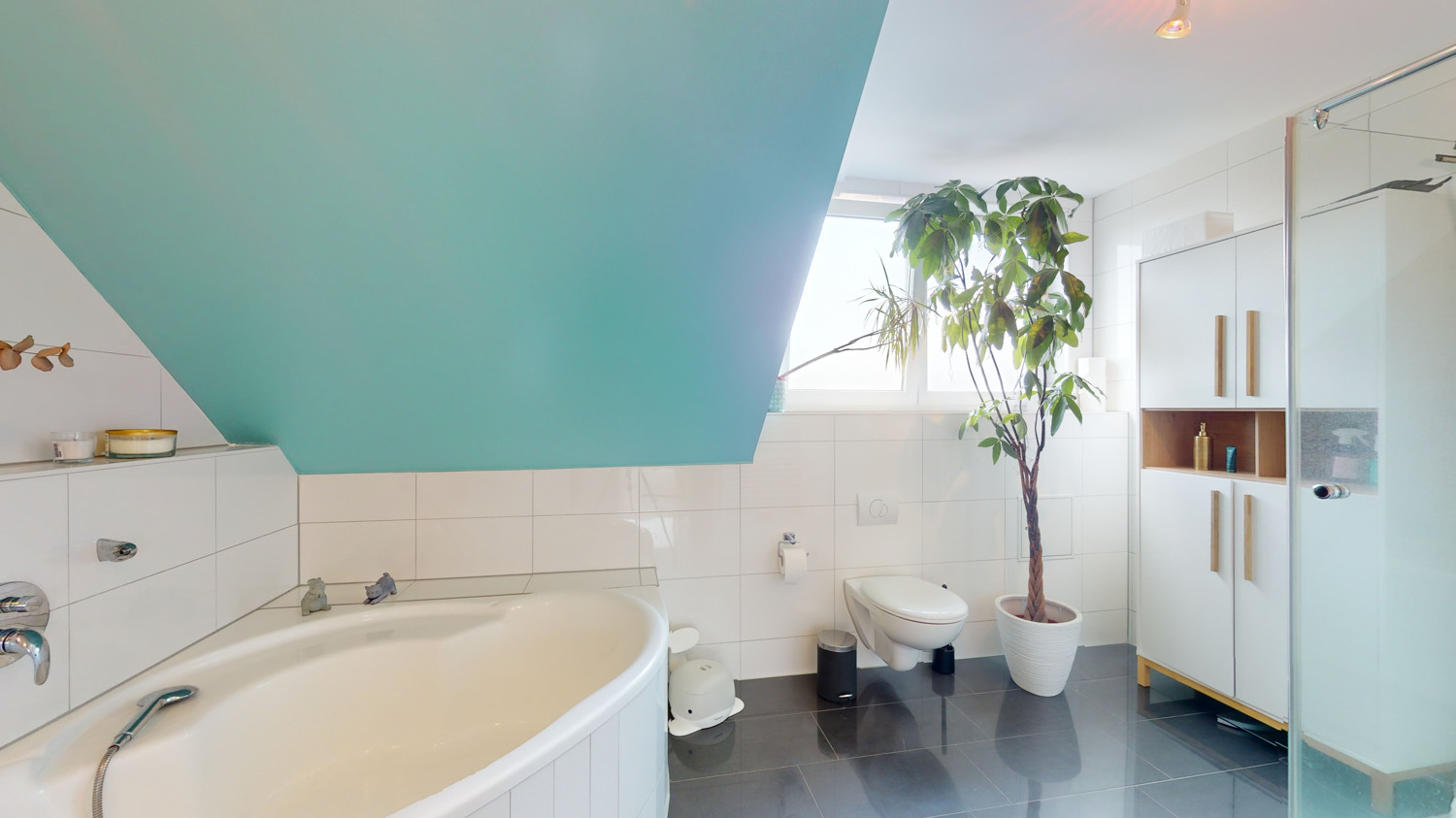 Badezimmer Ansicht I