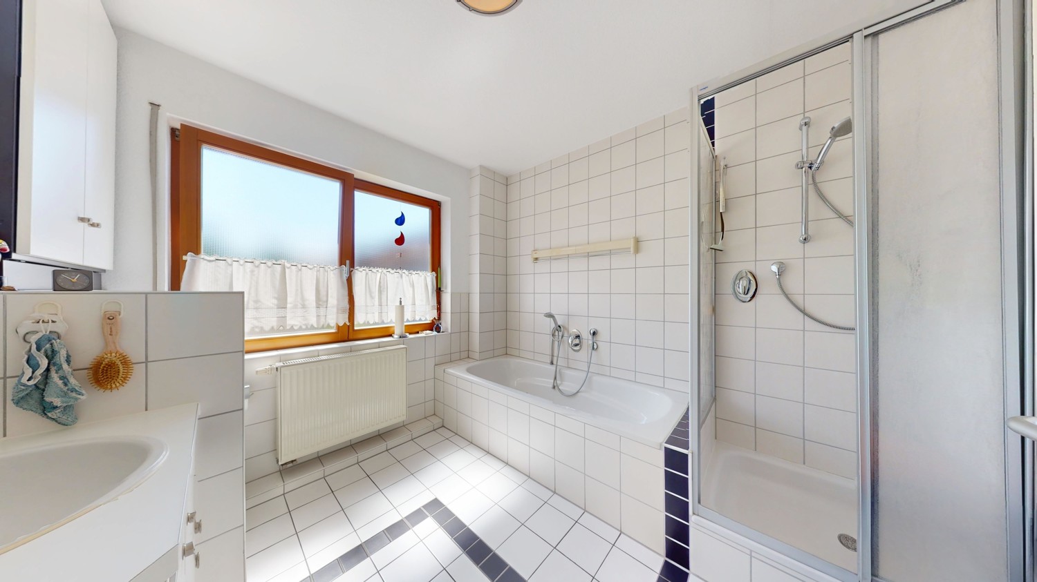 Badezimmer Ansicht I