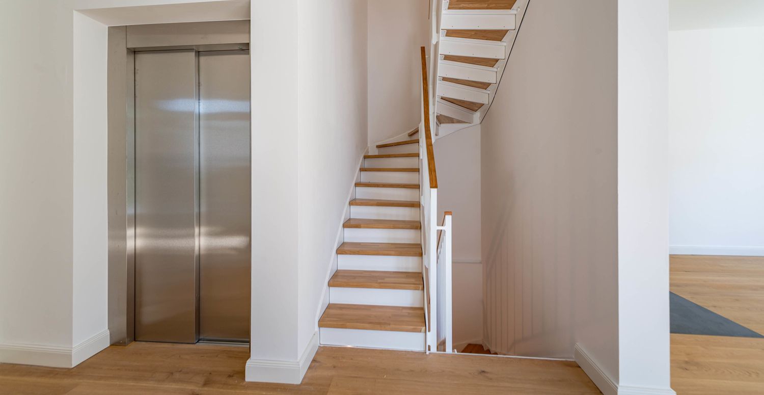 Lift und Treppe EG - W1