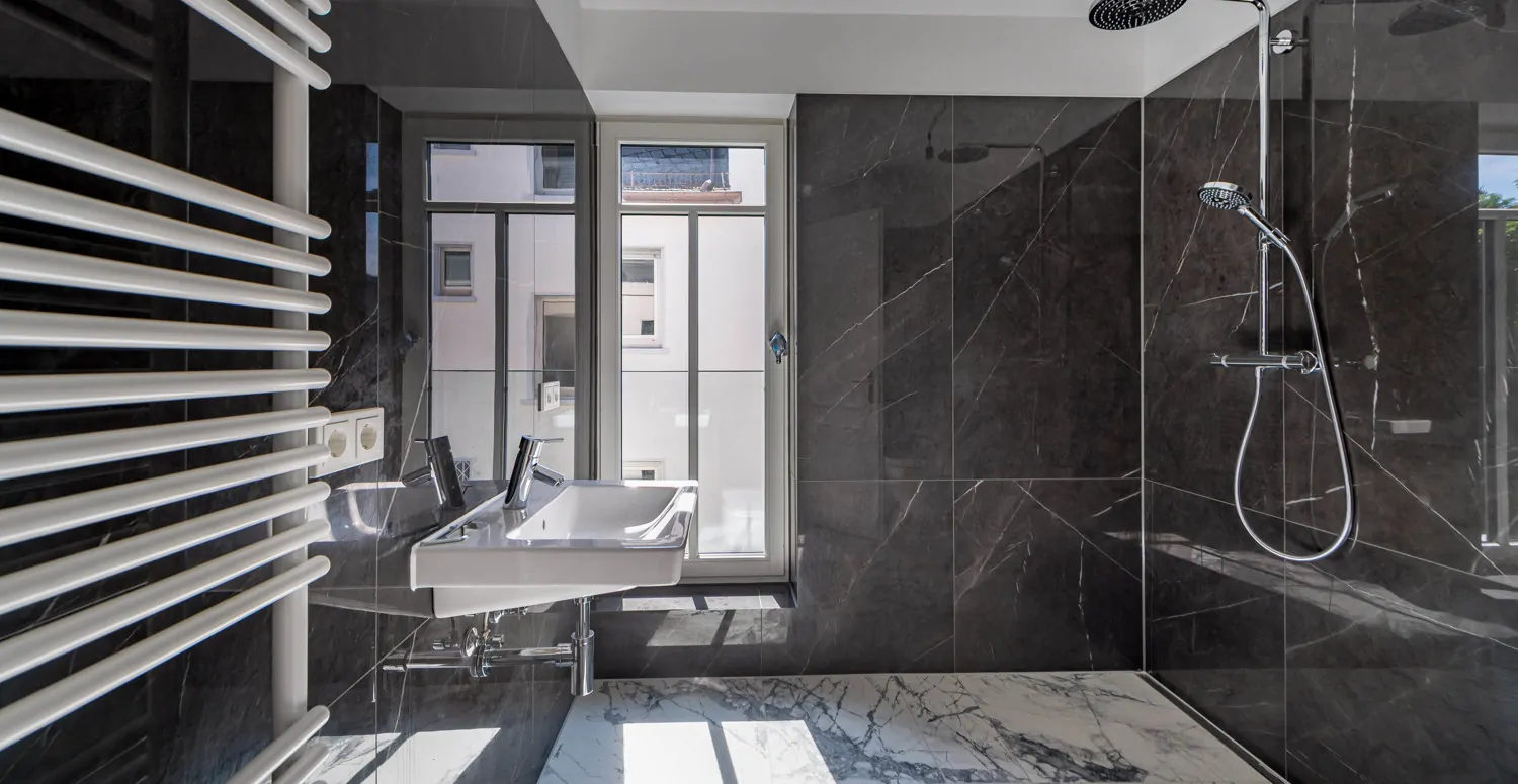 Badezimmer II OG - W1