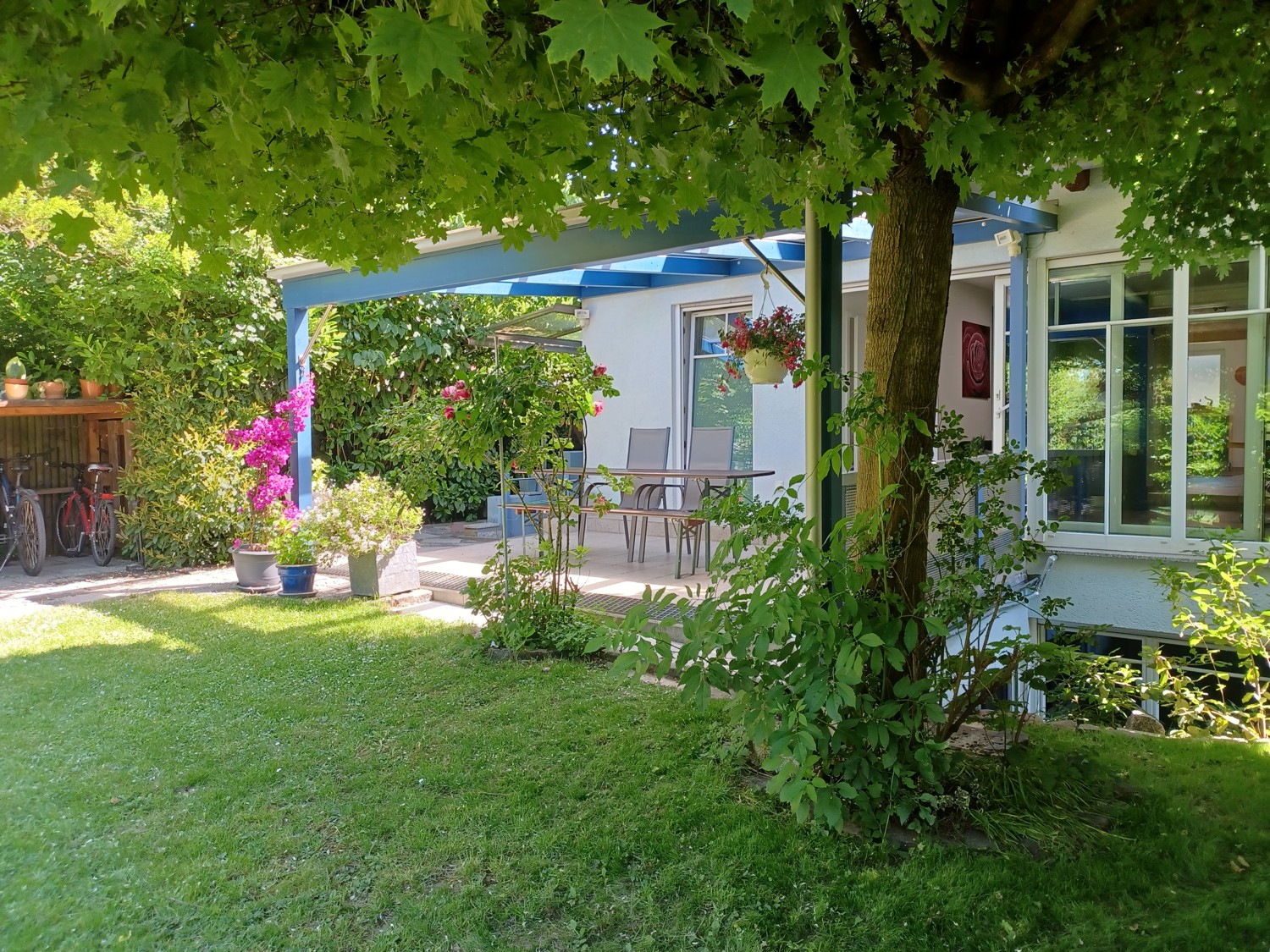 Überdachte Terrasse Ansicht II