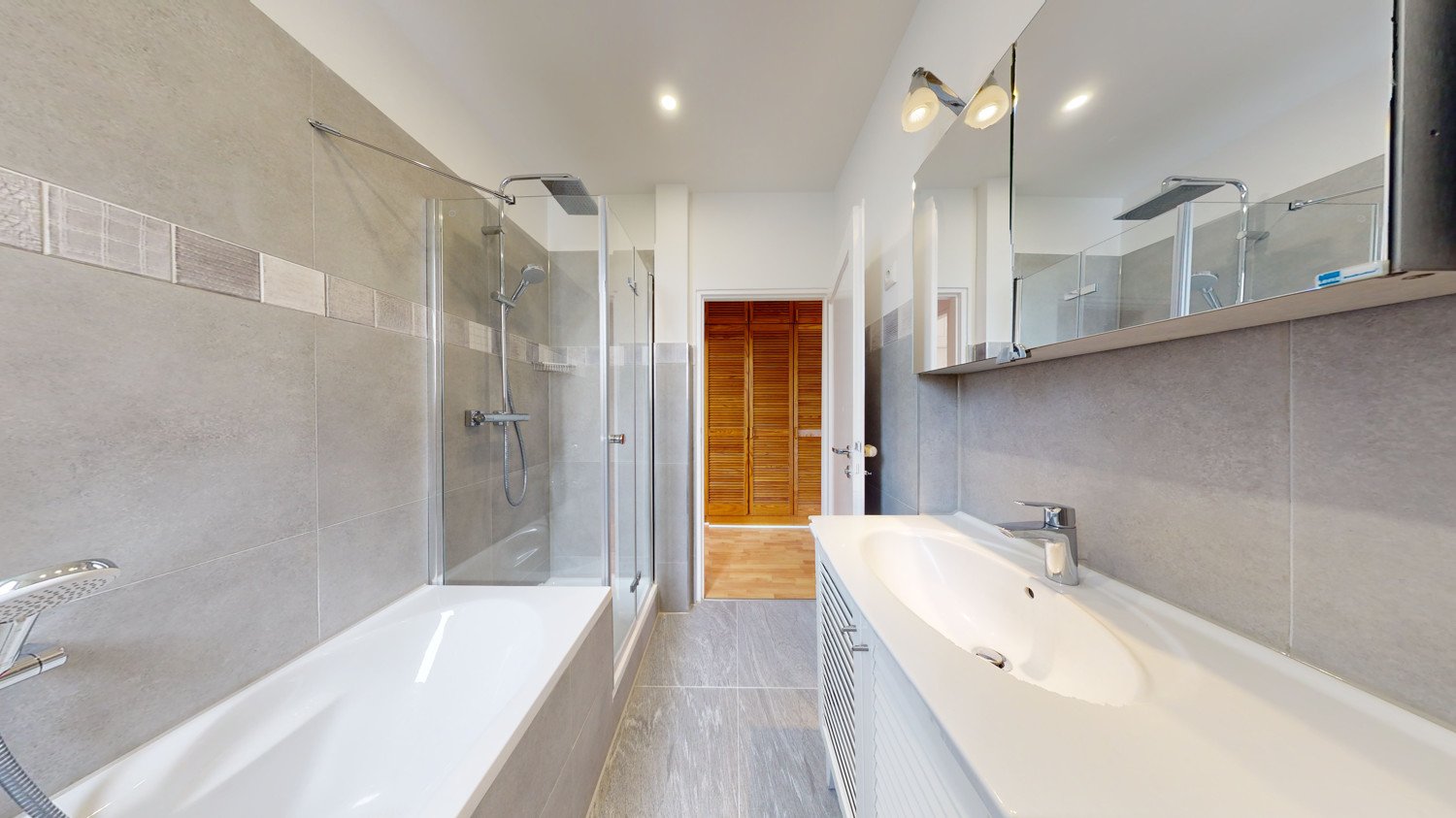 Badezimmer OG - Ansicht II