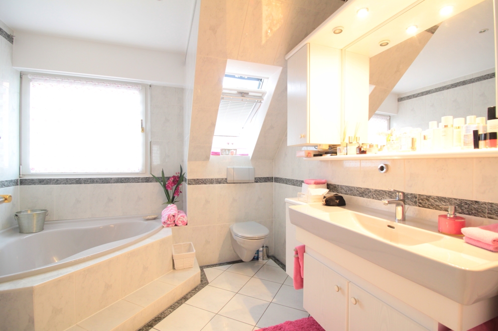 Badezimmer Ansicht I