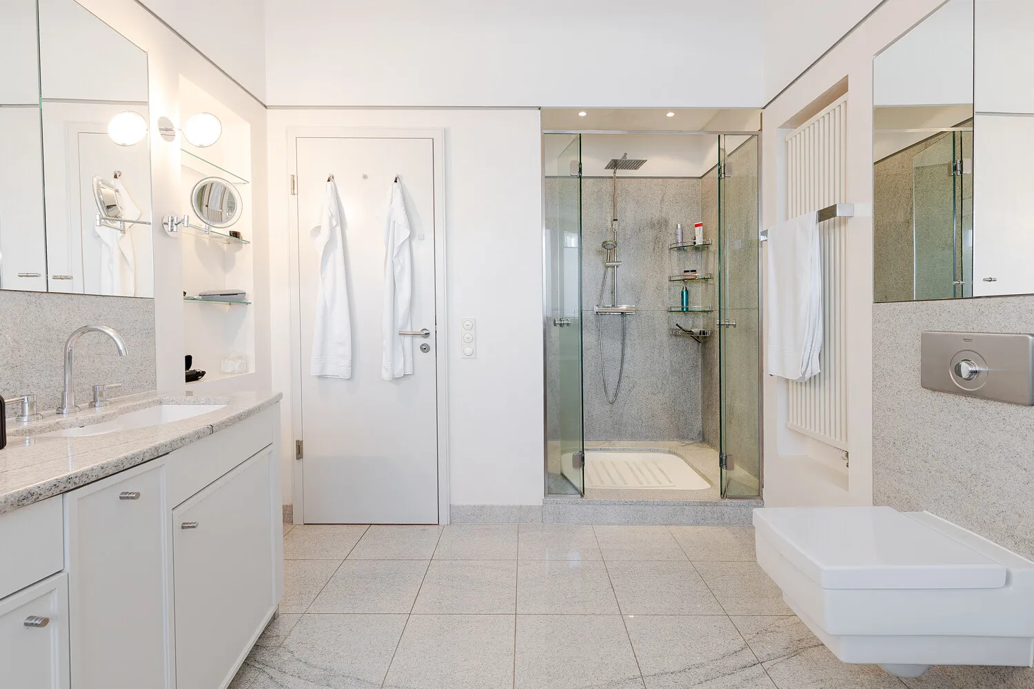 Badezimmer Ansicht II