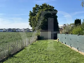 Kleines Gartenparadies – eingezäuntes Freizeitgrundstück mit Gartenhütte