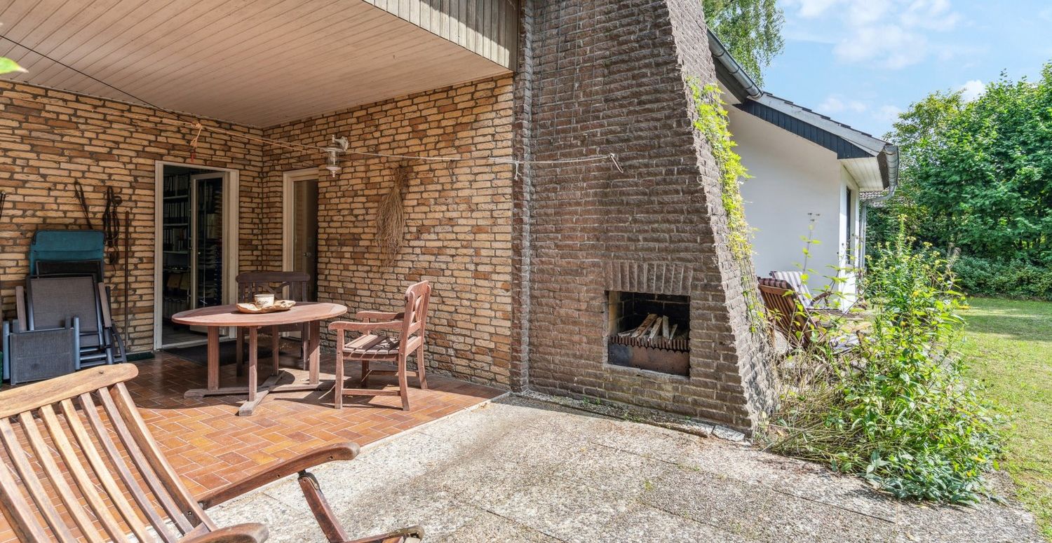 Terrasse mit Kamin