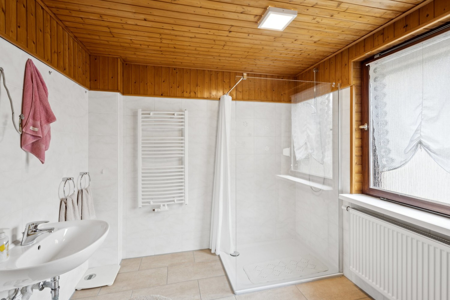 Badezimmer EG