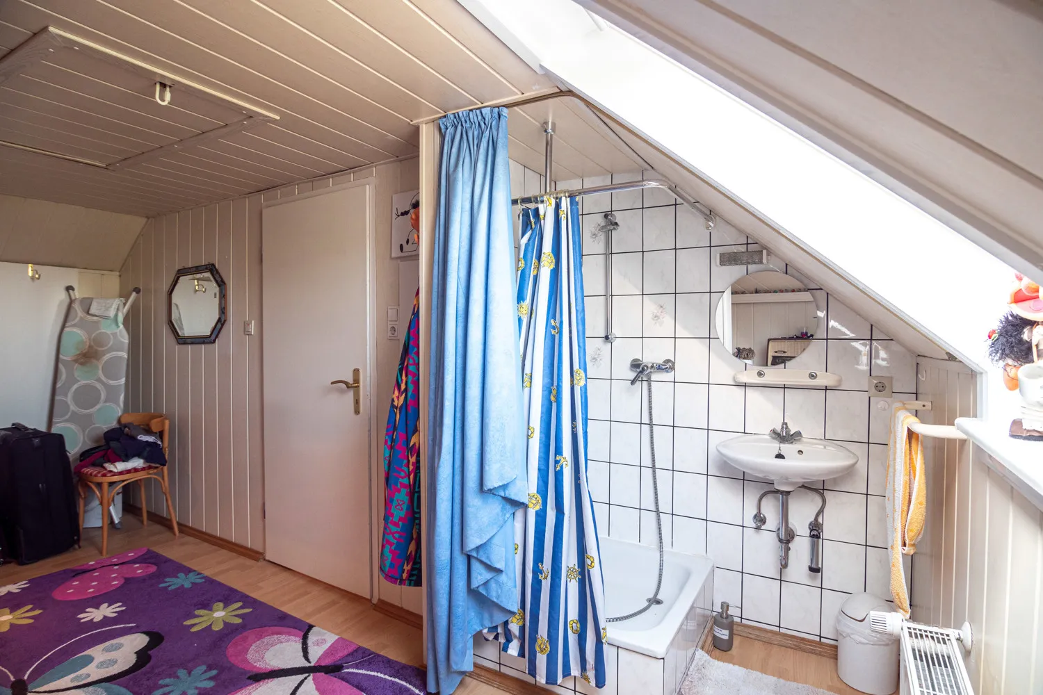 Kinderzimmer mit Dusche