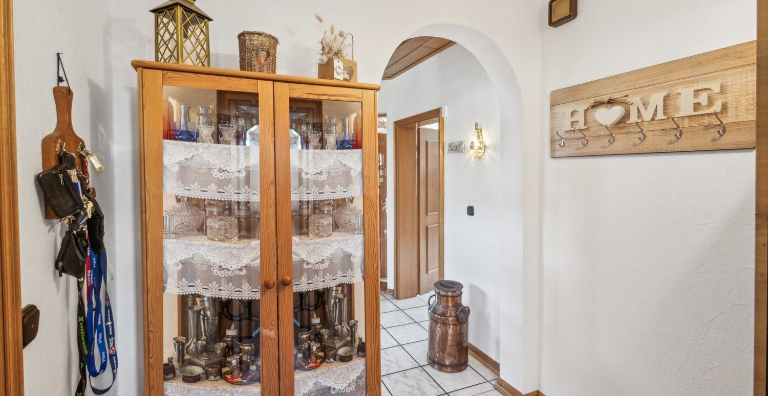 Garderobe EG