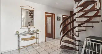 von_poll_real_estate_property_25346022_image_1