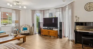 von_poll_real_estate_property_25346047_image_10