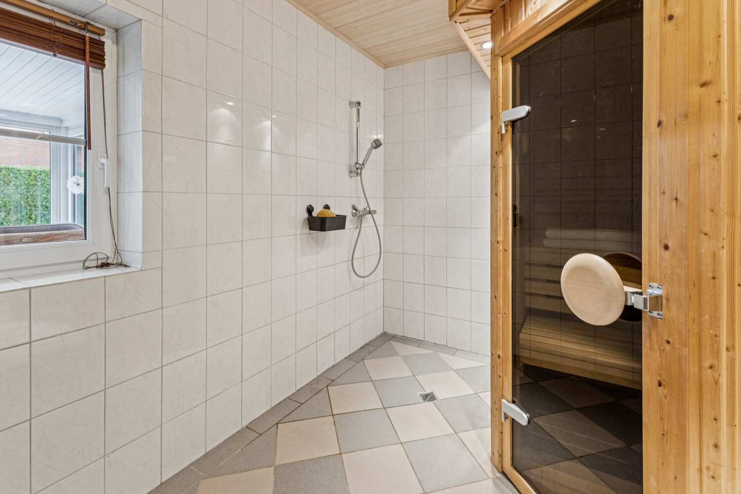 Sauna und Dusche