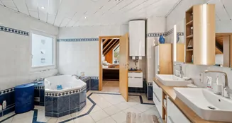 von_poll_real_estate_property_25346066_image_11