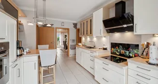 von_poll_real_estate_property_25346066_image_8