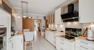 von_poll_real_estate_property_25346066_image_8