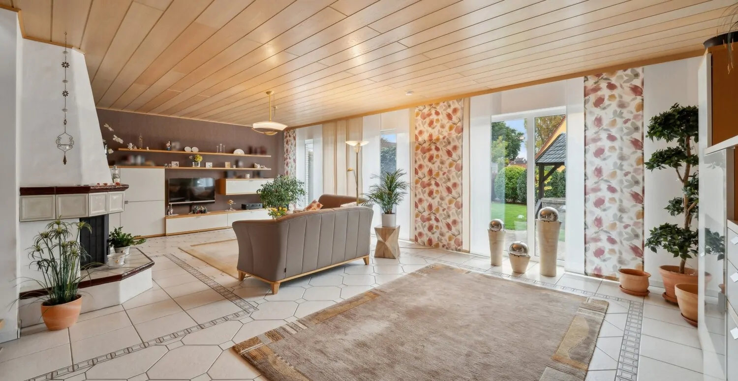 Wohnbereich mit Kamin