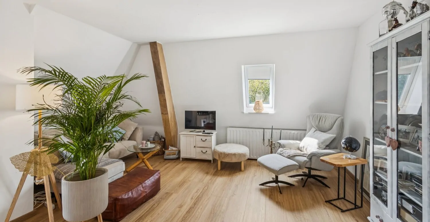 Wohn-/Schlafzimmer OG