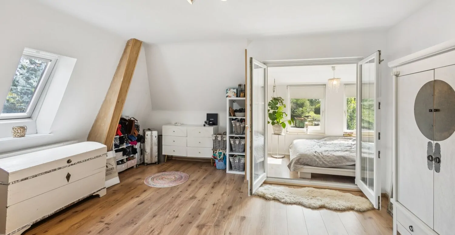 Wohn-/Schlafzimmer OG