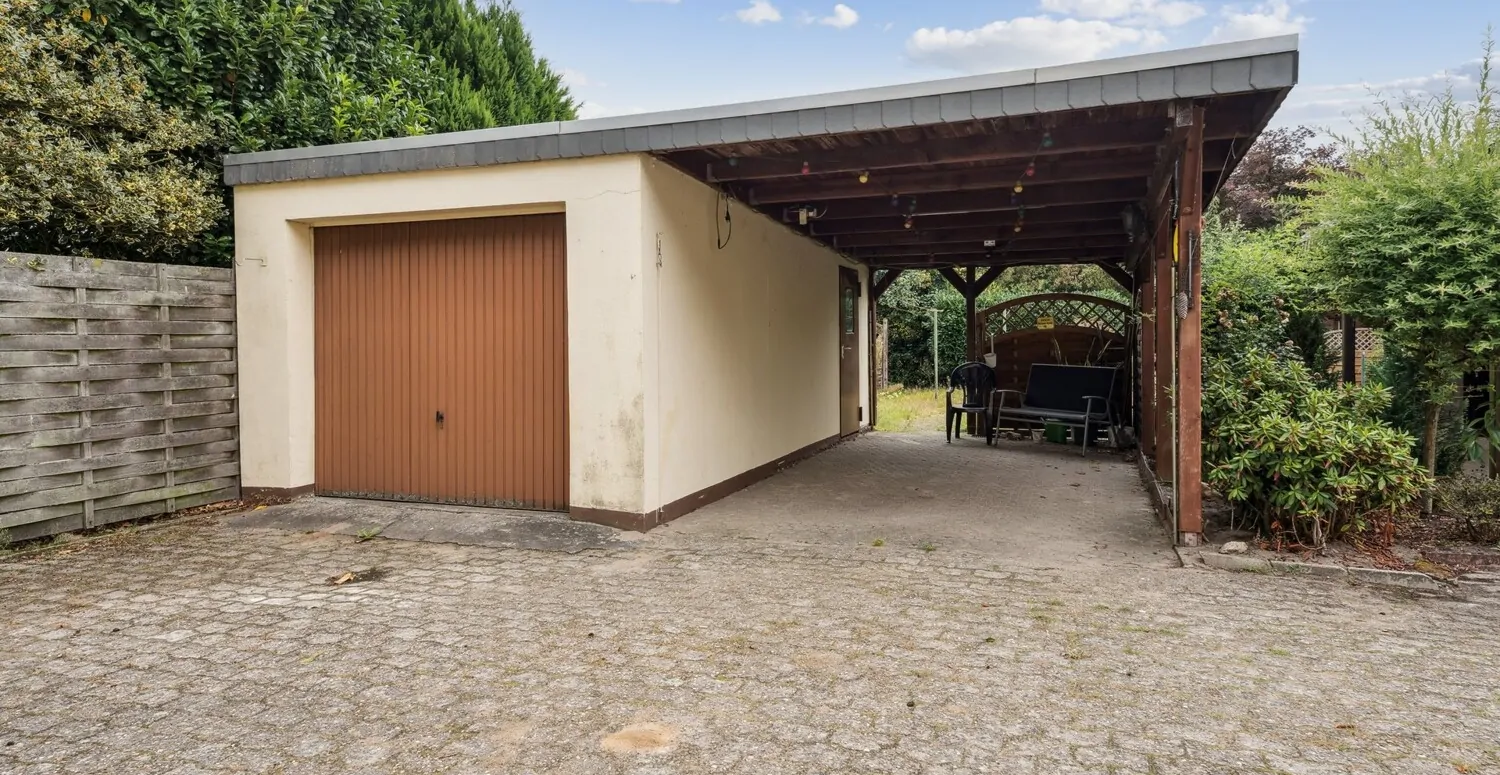 Garage und Carport