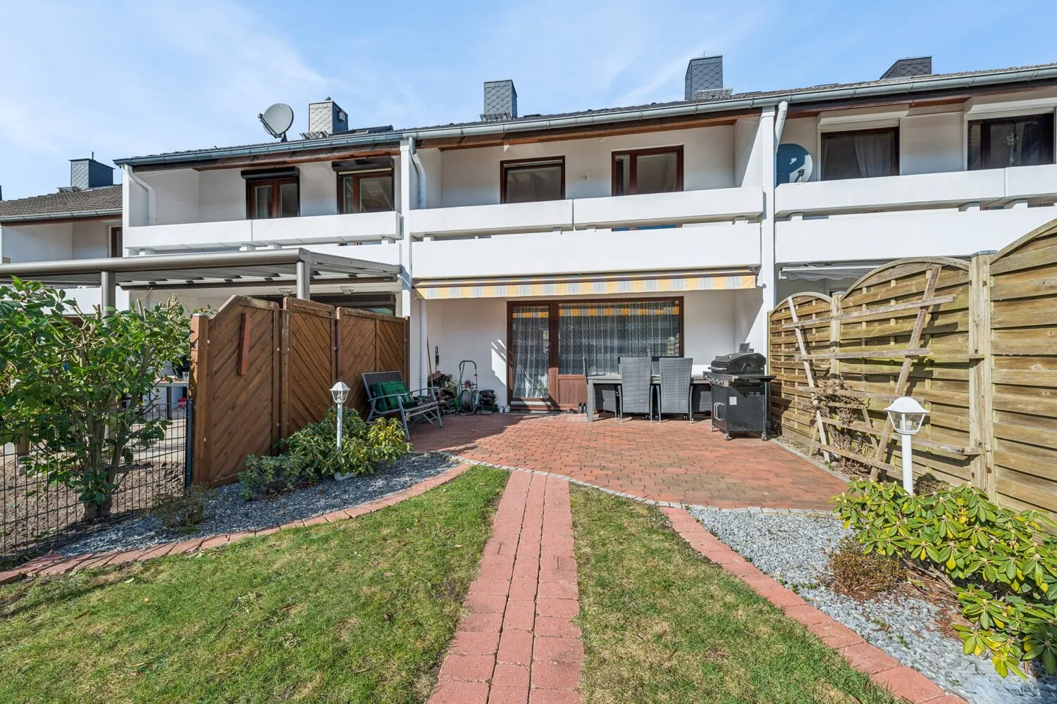 Garten mit Terrasse