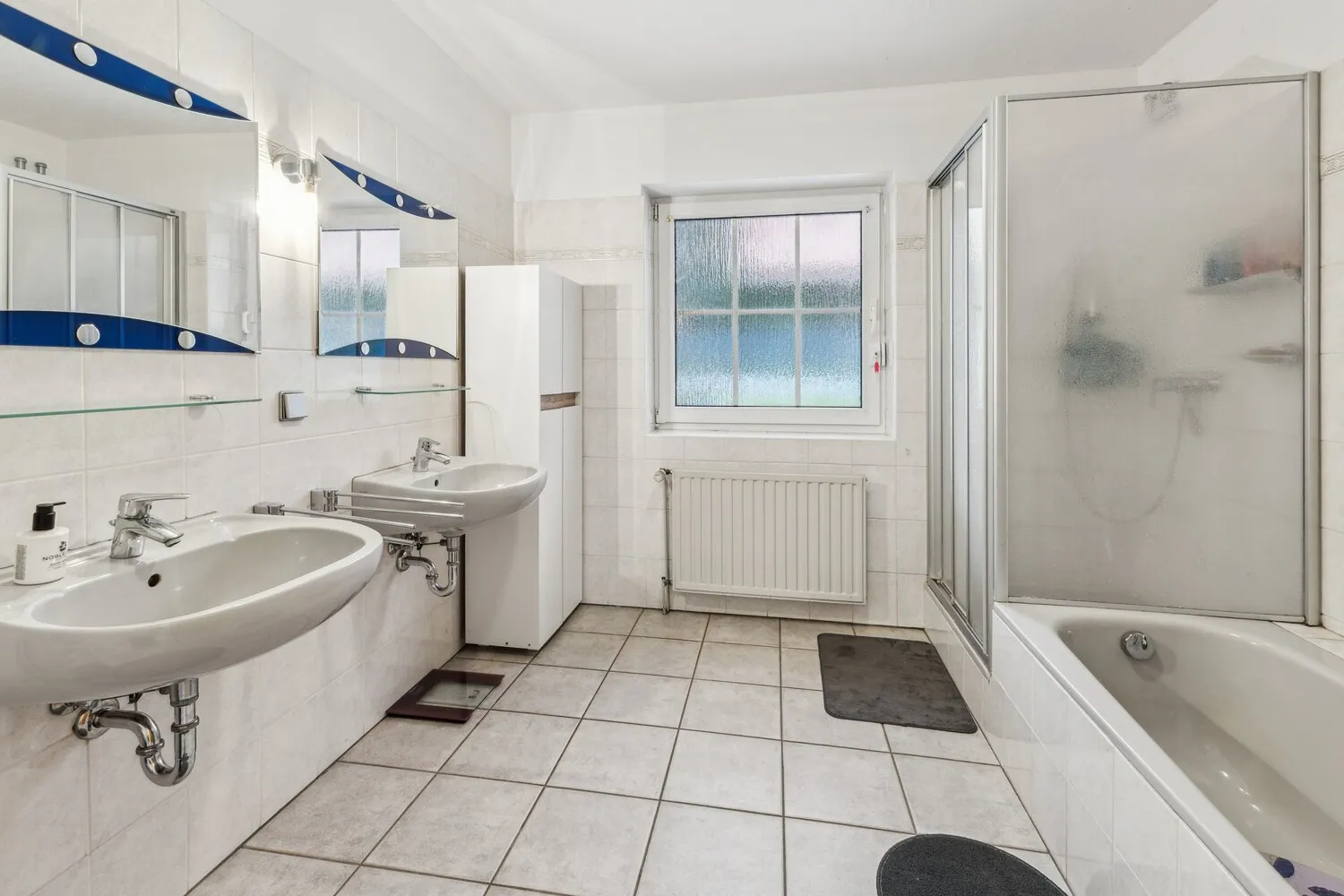 Badezimmer EG