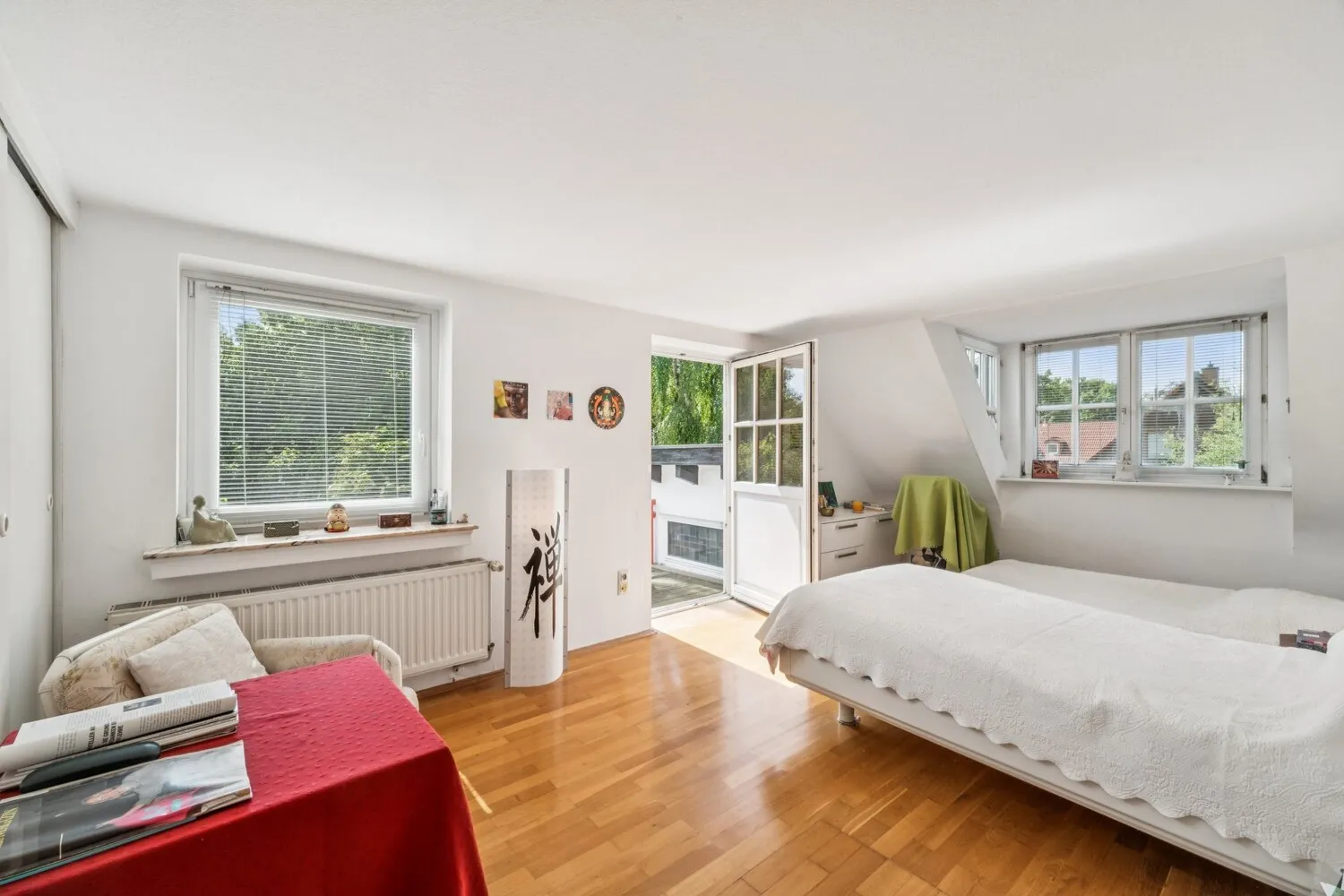 Schlafzimmer mit Balkon