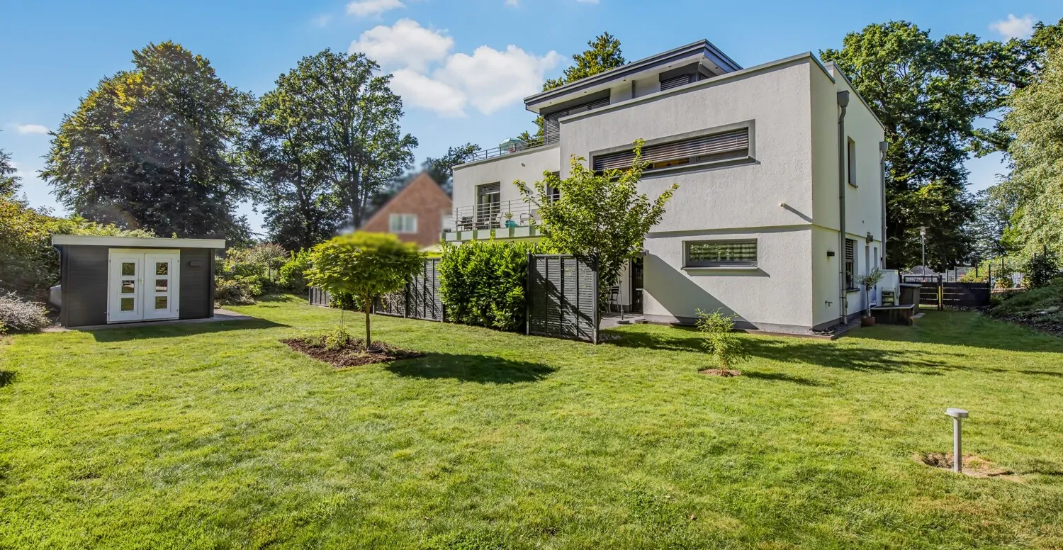 Blick aus dem Garten