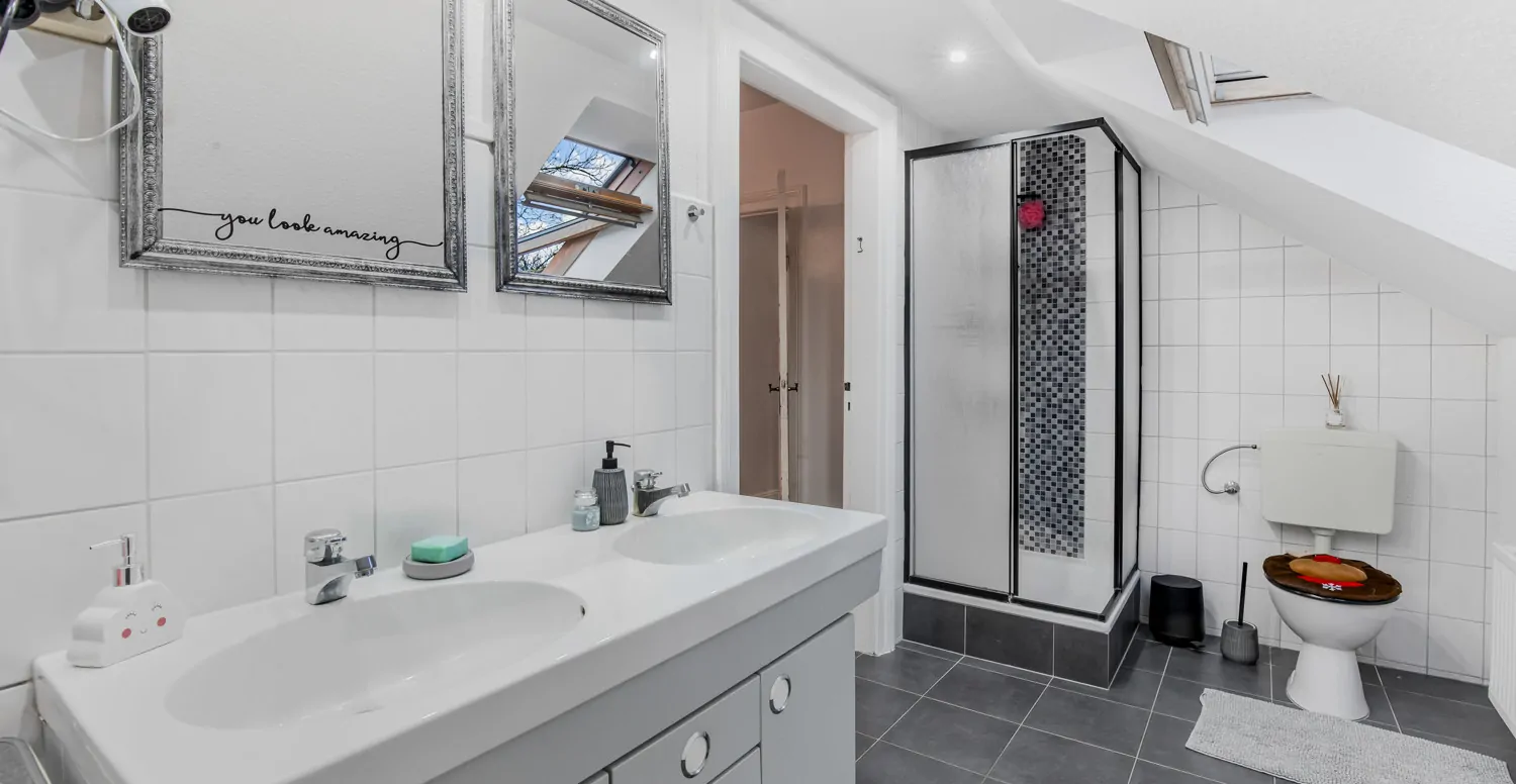 Duschbad im Dachgeschoss