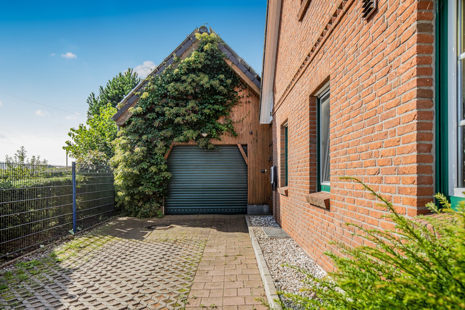 Auffahrt/Garage