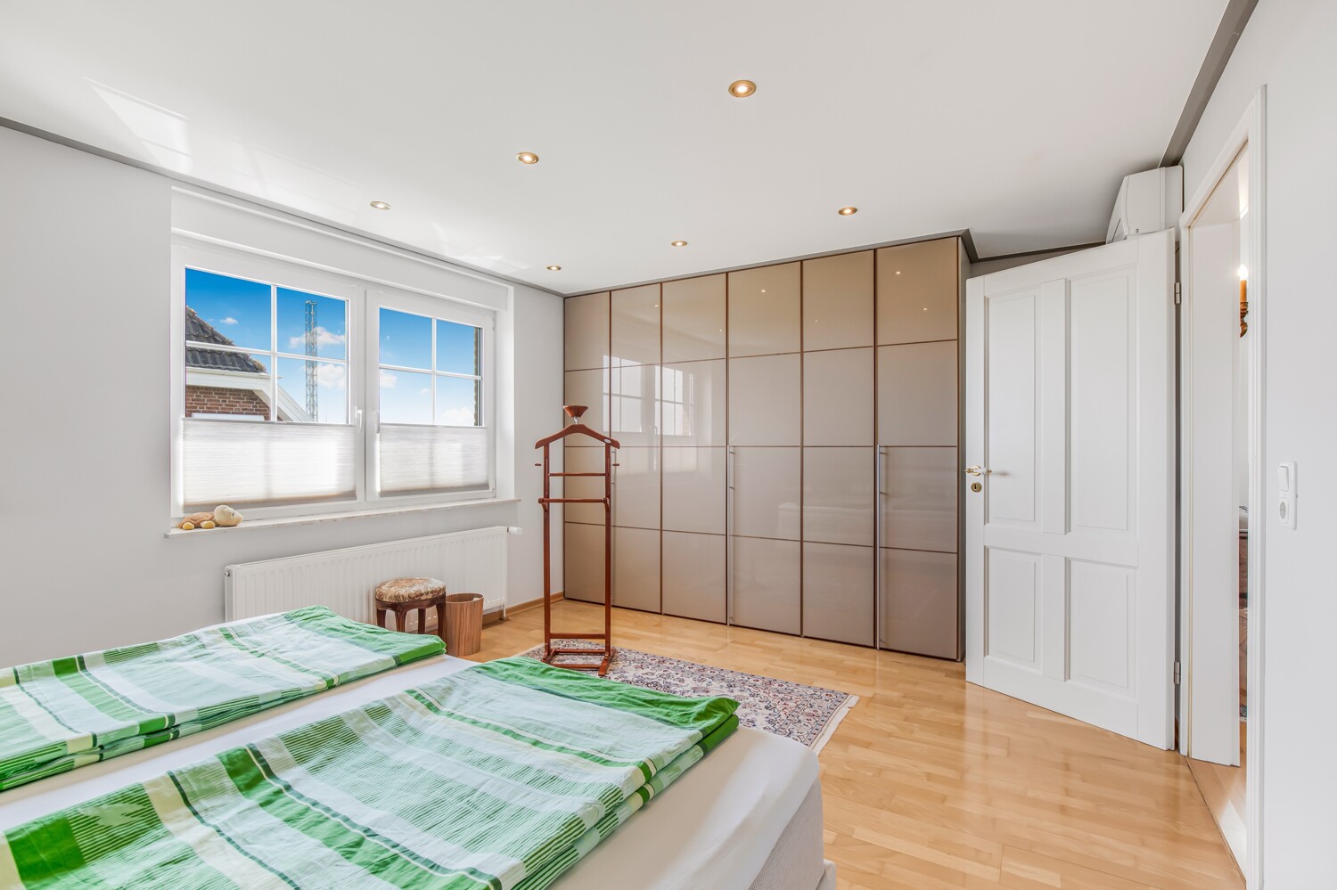 Schlafzimmer DG